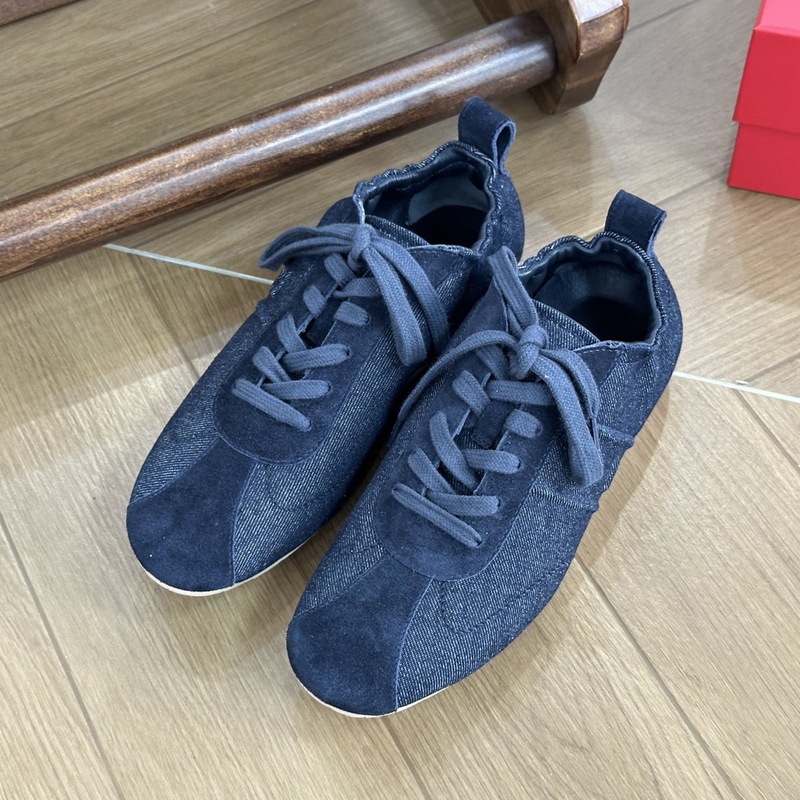 最高品質！ 2025 春夏新作カジュアルバレエシューズシルクサテンリボン軽量通勤スニーカーフォレスト・ガンプ白靴|undefined