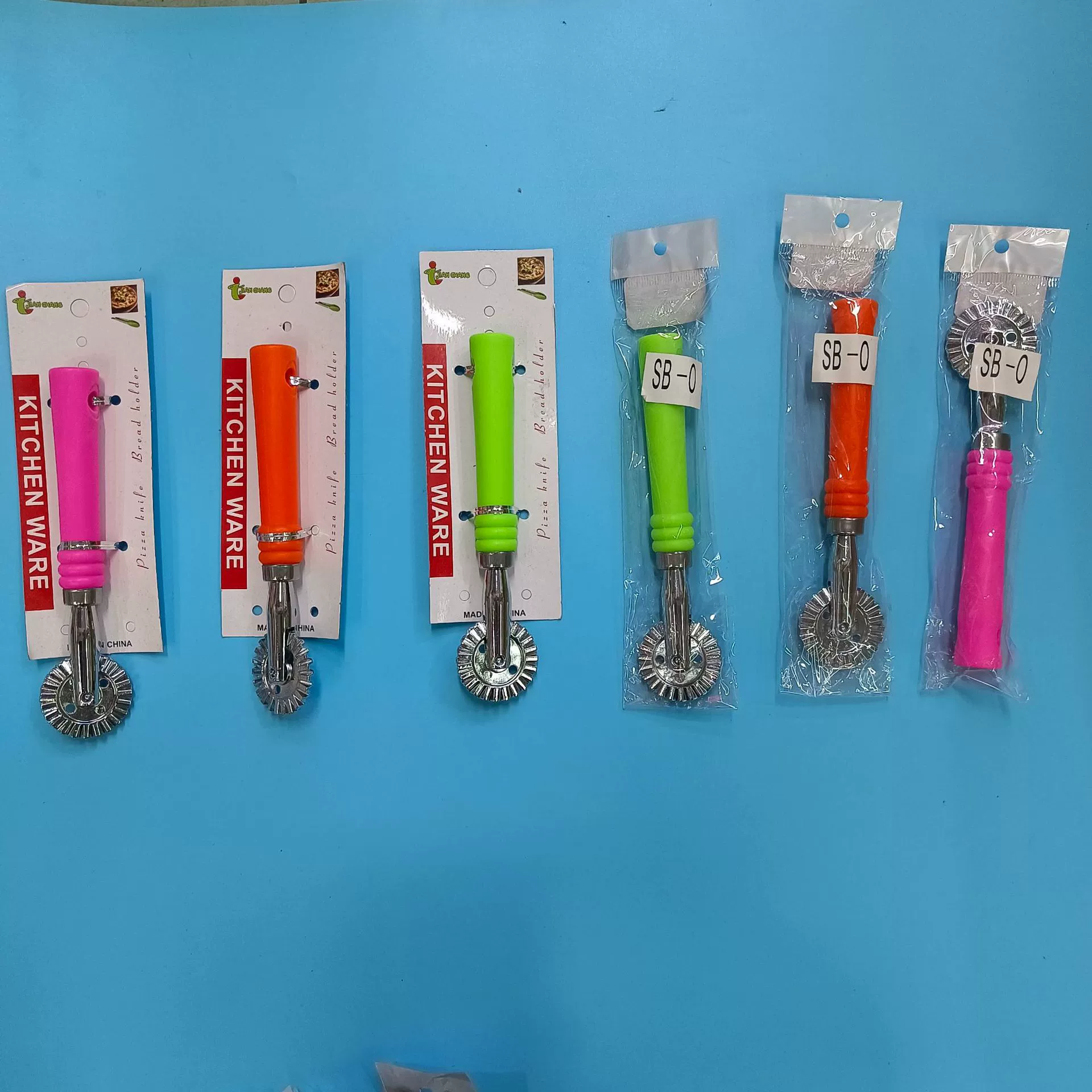 Бытовой нож для пиццы из нержавеющей стали, нож для пиццы, круглый резак для пиццы, инструмент для выпечки, роликовый нож для резки блинов