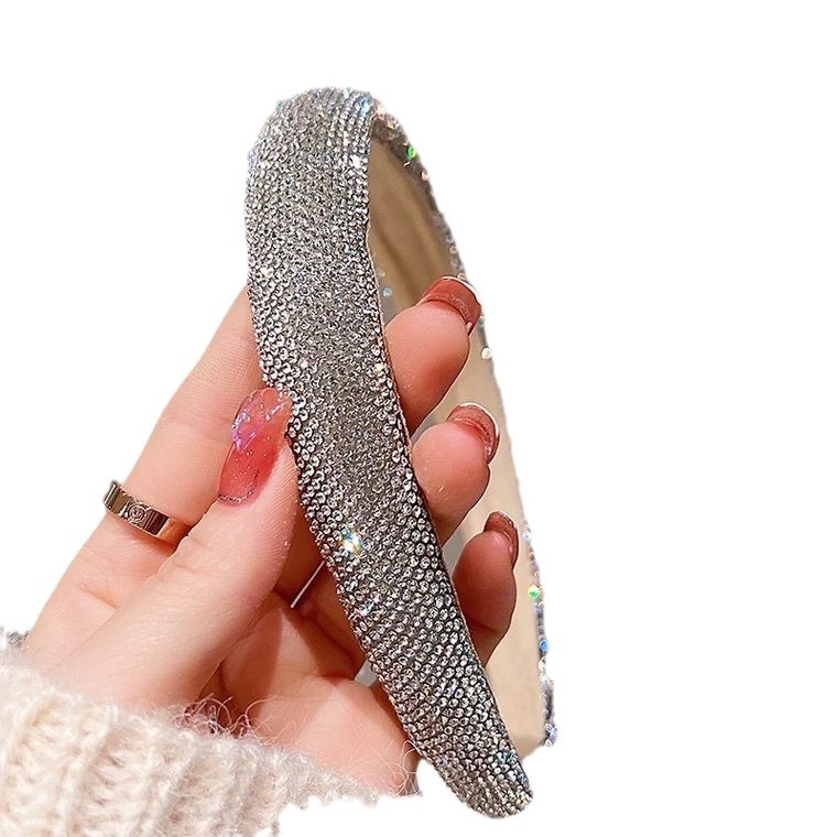 Diadema con diamantes, estilo de celebridad de internet, nueva diadema de esponja de alta gama 2023 para realzar la corona, versátil para looks modernos de chicas jóvenes.