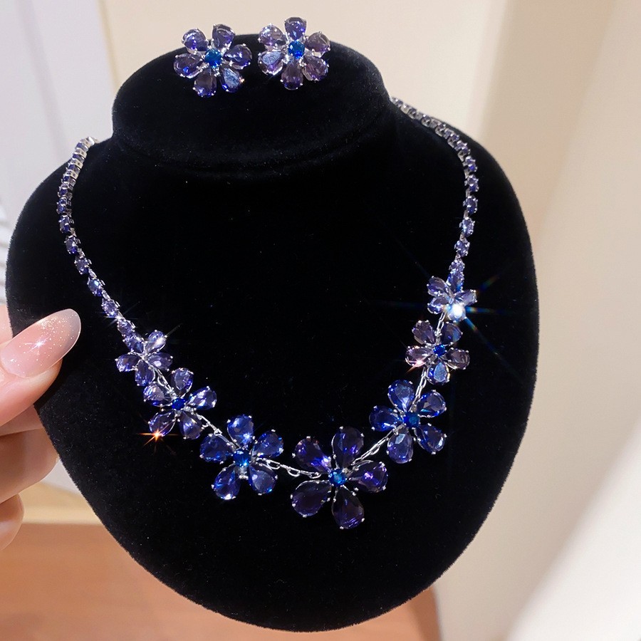 Collar de pendientes de diamantes con gotitas de agua transfronterizas europeas y americanas, colgante de moda de lujo ligero, cadena de clavícula, celebridad de Internet, joyería de alta gama, mujer