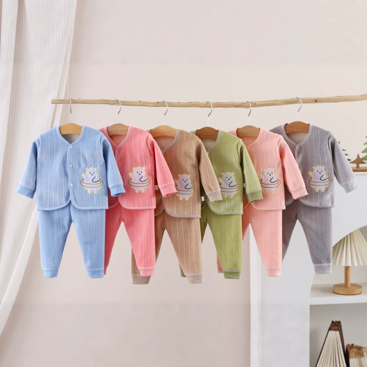Bebés sin hueso con ropa interior cálida para bebés confortante para hombres y mujeres con chaqueta suave de terciopelo, pantalones de otoño con leggings