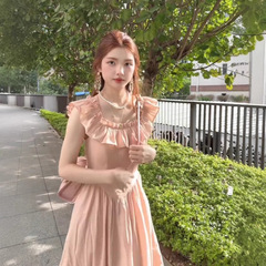 フランス式ハスの葉の縁の小さい飛袖のシフォンのワンピースの女性の春の夏の新型の韓系の方襟の気質のピンクの長いスカート