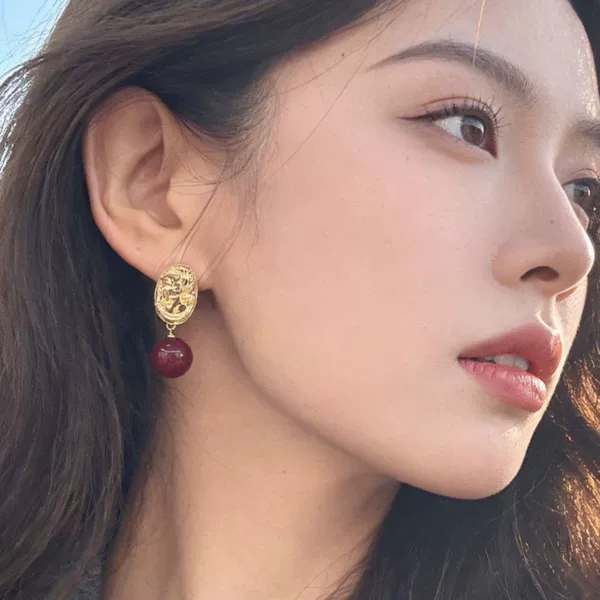 New Year's style elegant sparkling diamond gourd earrings, niche and versatile, fresh cat's eye stone earrings, exquisite diamond setting, retro design
