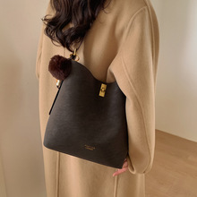 �ϰ�ͨ�ڰ��߼��д�ɫ��ԼˮͰ��2025�����¿�Ŵ����������
