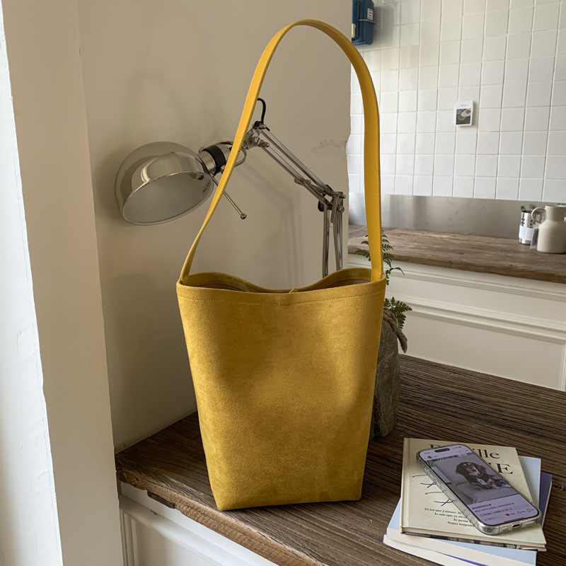 Korean Retro Suede Underarm Bucket Bag for Women 2025 Summer Versatile Casual Simple Commuter Shoulder Handbag