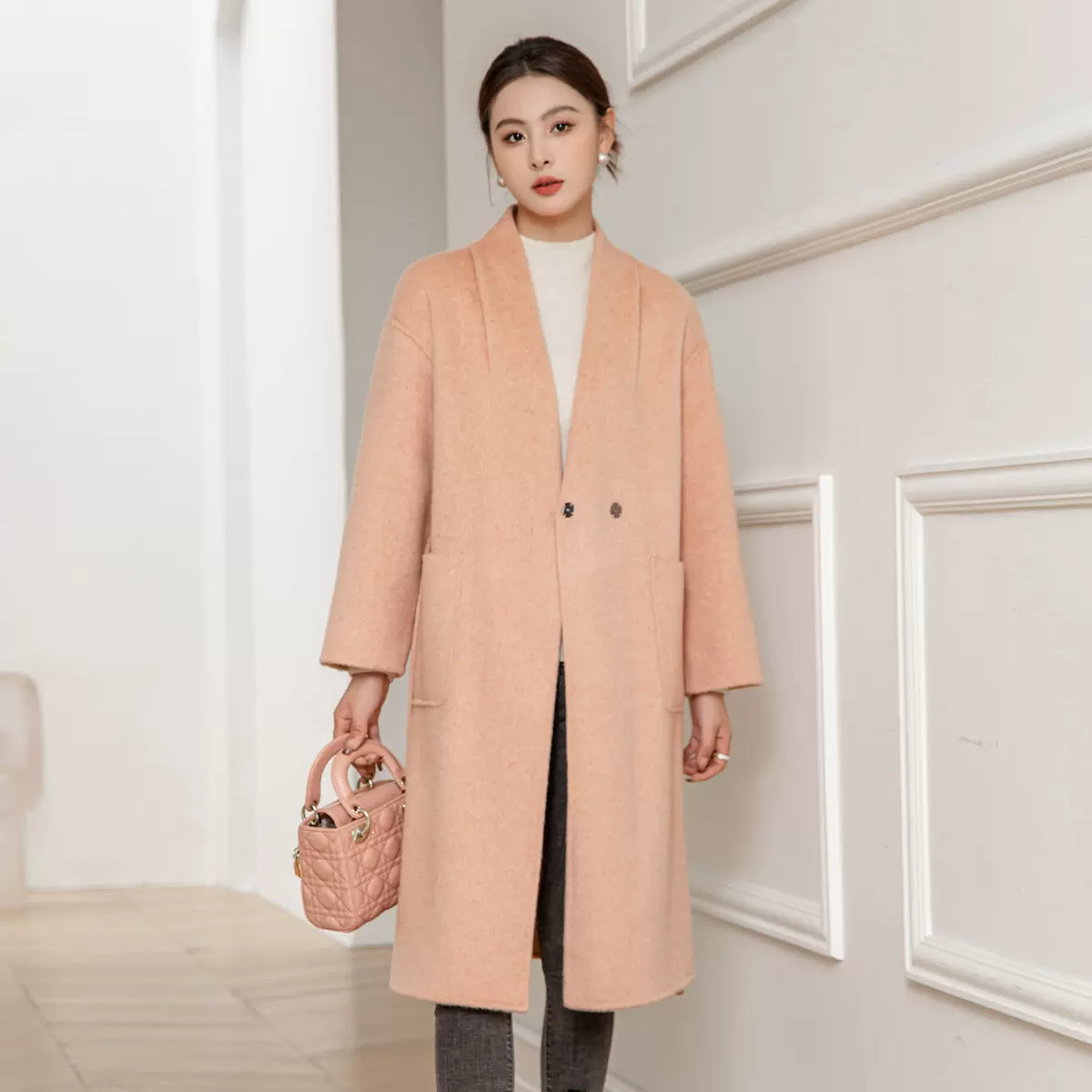 恩迪羊毛大衣驼绒混纺双面呢女2025新款中长款V领赫本风毛呢外套