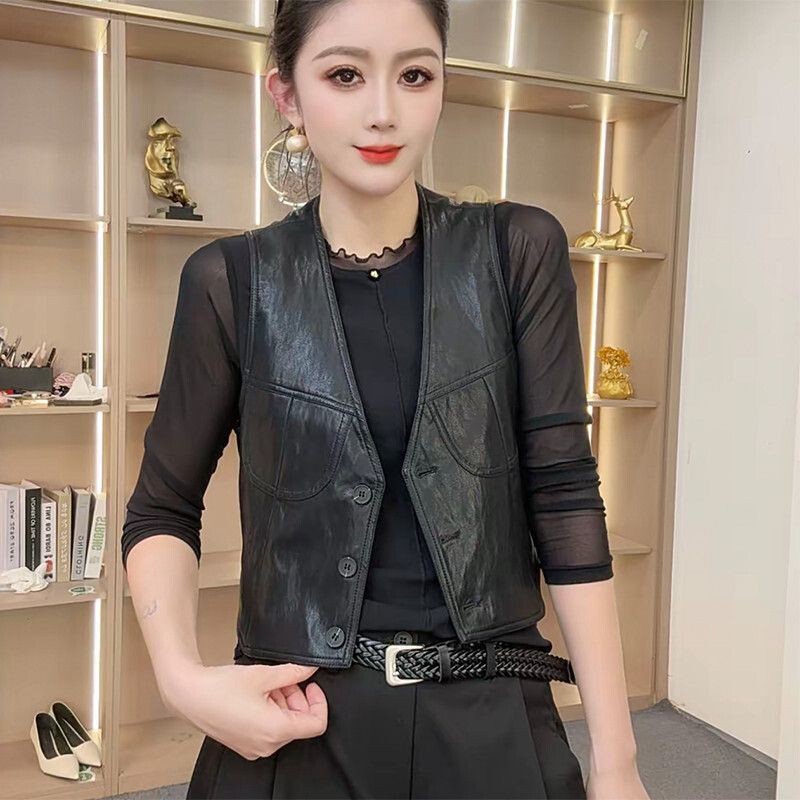 Korean-style single-breasted V-neck leather vest for women, 2026 autumn new collection, short, versatile, slimming, sleeveless, trendy top Korean-style single-breasted V-neck leather vest for women, 2026 autumn new collection, short, versatile, slimming, sleeveless, trendy top