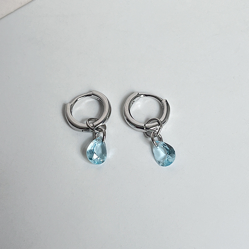 universal blue pendant drop-shaped with zircon