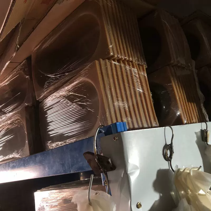 厂家直销制鞋机器配件橡胶配件压底机束紧器直营