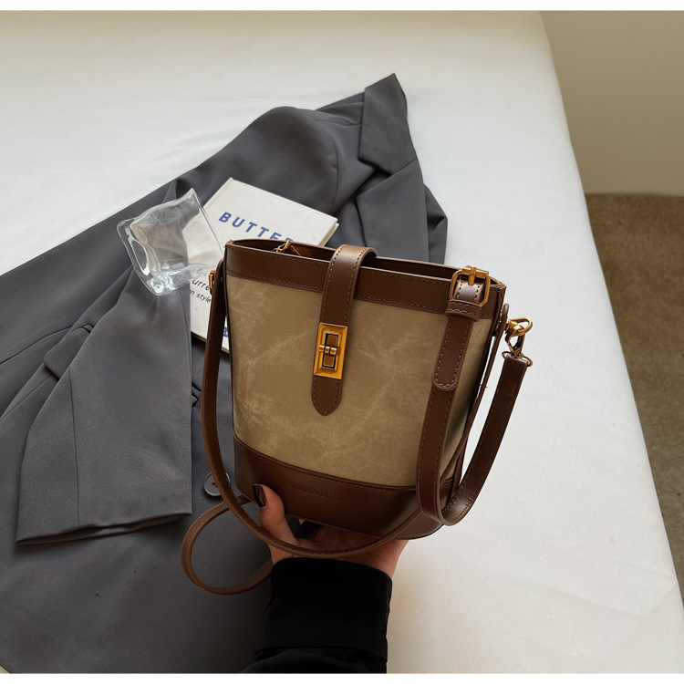 2024 New Korean-style trendy single-shoulder bag, niche design, underarm bag, fashionable and casual bucket bag, crossbody women's bag undefined