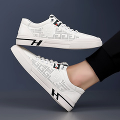 One-Piece White Sneakers 2024 Summer New Casual Platform Shoes Breathable Hole Soft Sole Versatile Men's Business Leather Shoes
