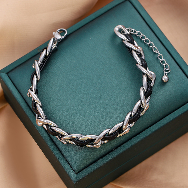 Comercio exterior venta caliente pequeña fragancia francesa pequeña bola de oro de titanio pulsera de acero lujoso ligera moda no decoloración joyería pulsera al por mayor image 3