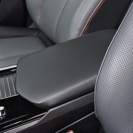 Armrest box — Geely Bin Yue COOL - 23-boyue-cool-black-leather-black-line-without-logo