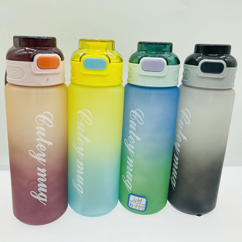 Amazon crossover gradiente transfronterizo celebridad neta nueva taza de plástico que rebota botella deportiva de gran capacidad taza de espacio al aire libre