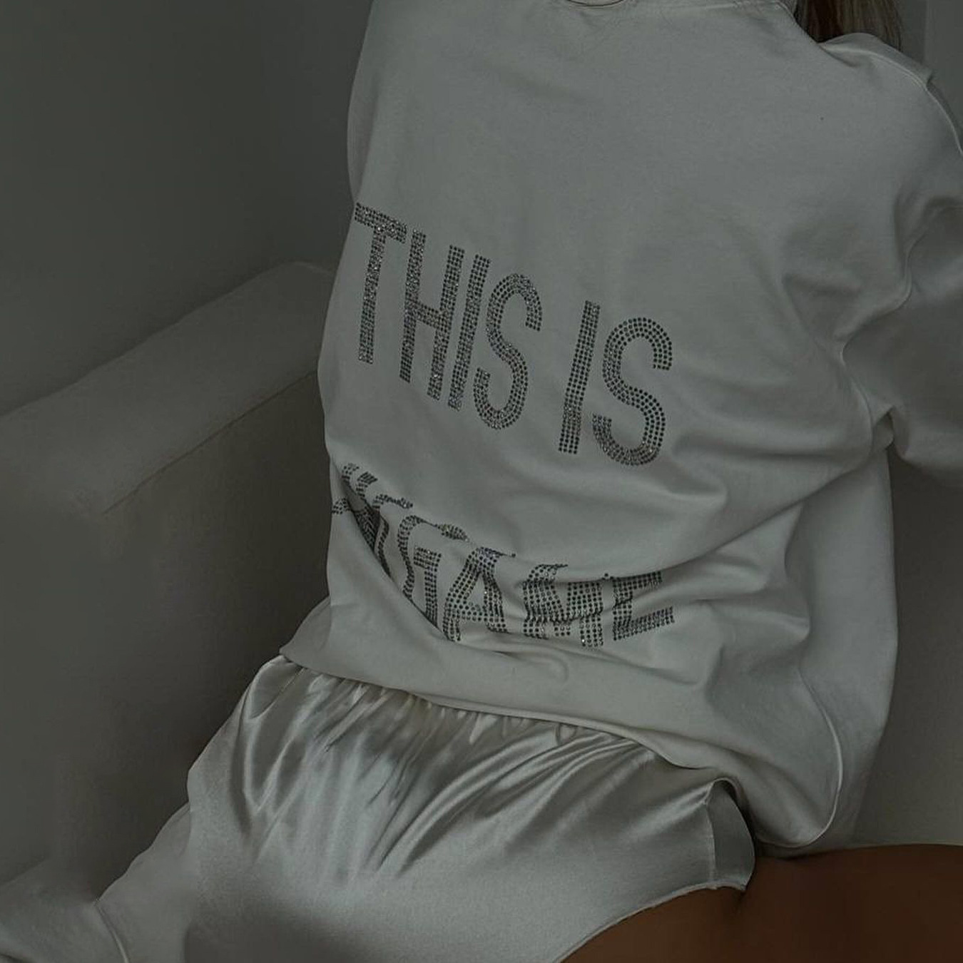 Maglietta basic con lettera calda e diamante, girocollo, maniche corte, maglietta estiva da donna, moda allentata, piccante, tendenza_voghion.com