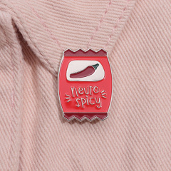卡通可愛紅色辣椒胸針nevor spicy吃辣人士趣味英文字母徽章飾品