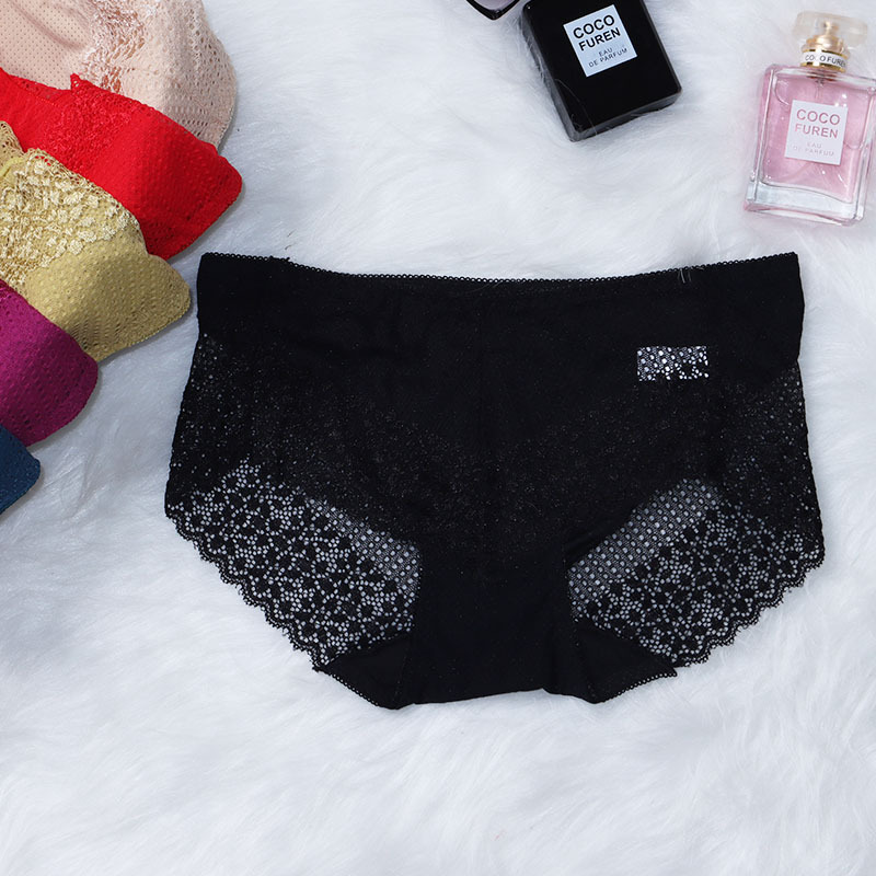 少女性感蕾丝透明内裤