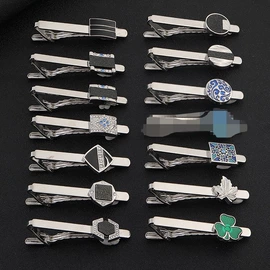 胸针;项链;袖扣