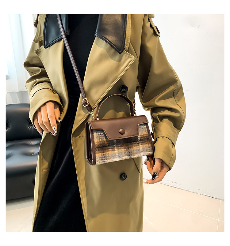 The textured color-blocking small square bag for the 2024 autumn and winter season features a cute checkered handbag with a niche design and a patchwork styling crossbody bag undefined