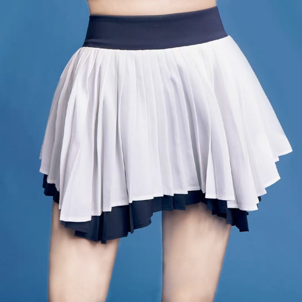 흰색과 파란색 스커트
