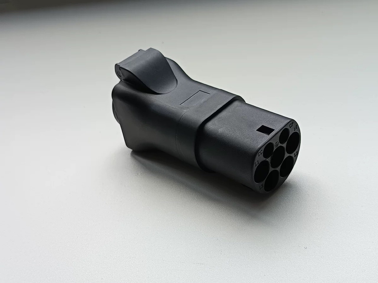 New energy European standard TYPE2 charging pile converter conversion adapter plug to take electricity discharge household saloon car electric motorcycle