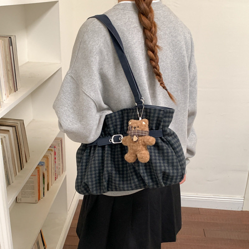 Túi tote nữ quai đeo vai dáng shopping cỡ lớn, chất liệu dạ, kiểu mới mùa đông — Màu cà phê Không có mặt dây chuyền, Màu xanh không có mặt dây chuyền, Màu đỏ không có mặt dây chuyền, Đen không có mặt dây chuyền chi tiết 21
