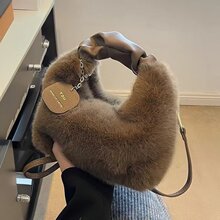 跨境新款毛绒小包秋冬百搭斜跨包女士单肩包时尚休闲毛毛化妆包