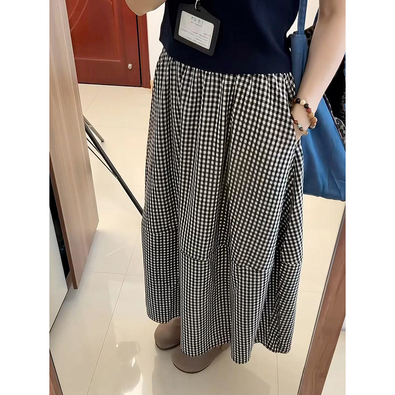 Summer Style Maternity Drawstring Waist Black and White Plaid A-Line Floral Skirt, Slimming Long Skirt for Pregnant Women, Stunning and Fashionable Half-Skirt
