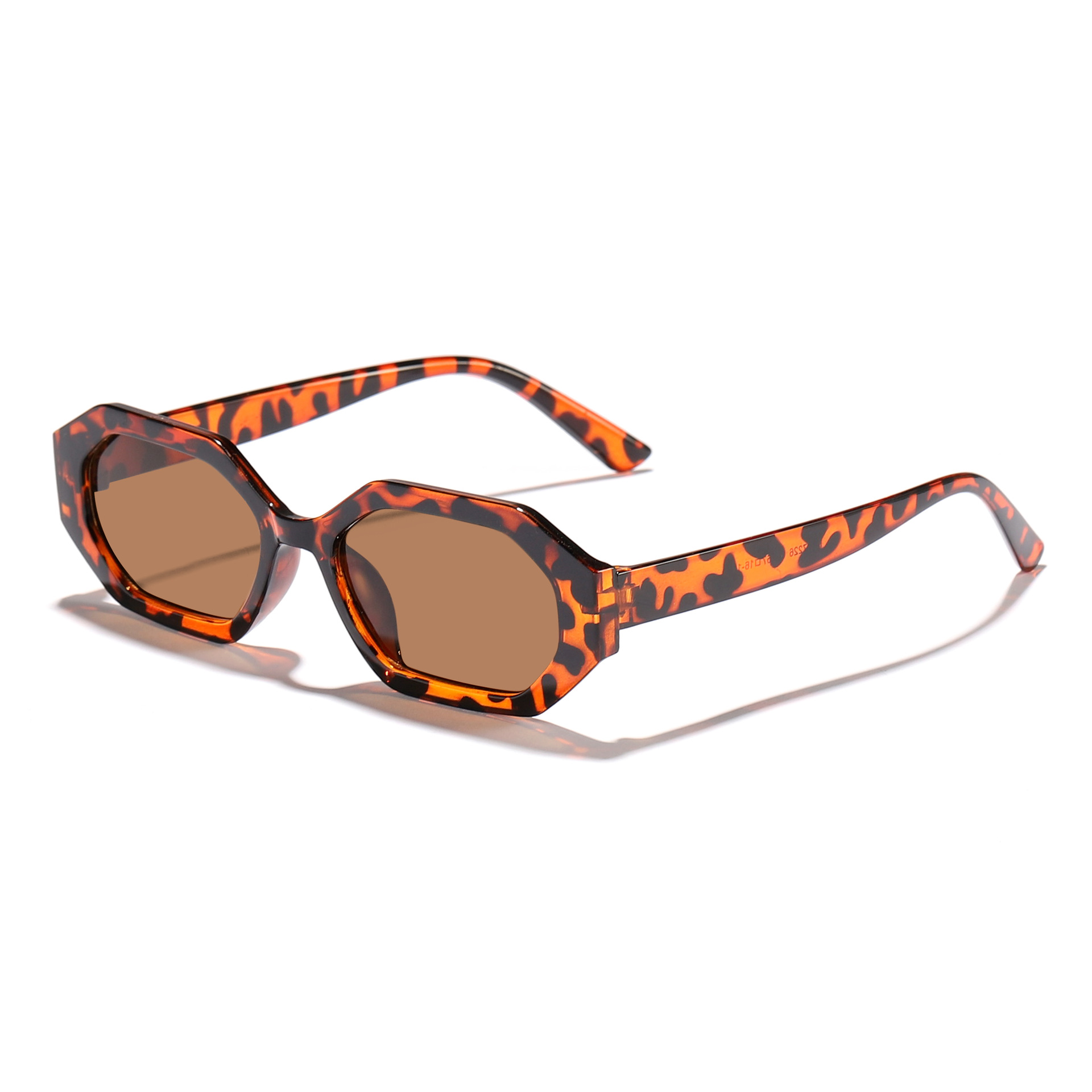 2025 Gafas de sol de montura pequeña livianas de moda para hombres y mujeres Gafas de sol de alta calidad para exteriores geométricas irregulares europeas y americanas