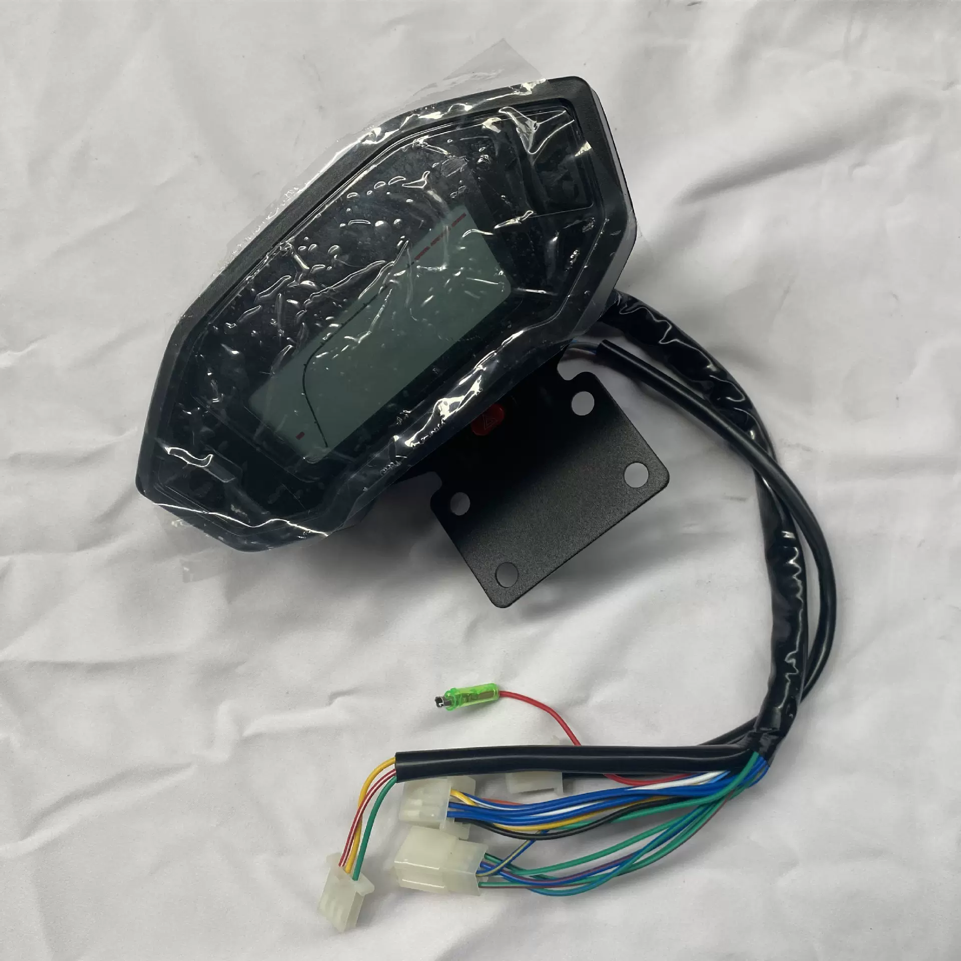 厂家供应四轮沙滩车全地形越野摩托车M3液晶仪表沙滩车配件改装