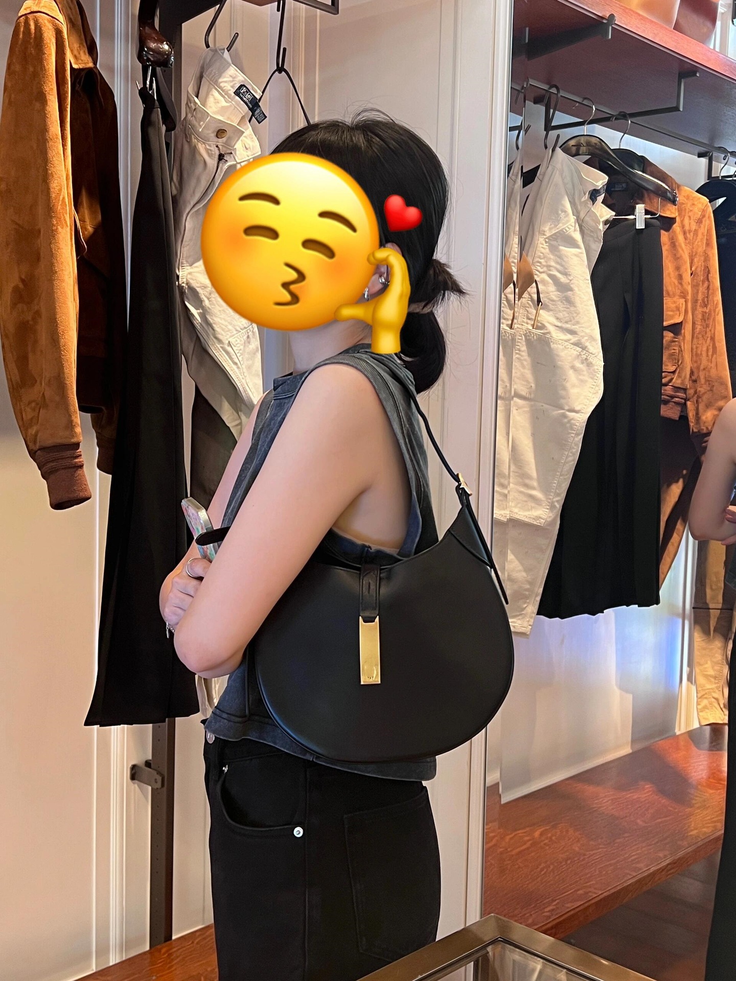 Medium black