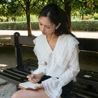 NaNa~款法式2026早秋蕾丝拼大娃娃领凉感轻薄喇叭袖包扣上衣26750