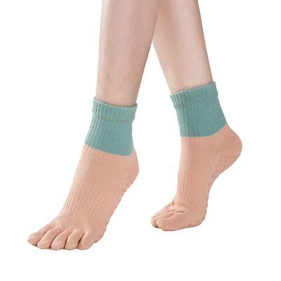 批发定制新款棉质点胶拼色袜筒五指瑜伽袜普拉提健身运动袜地板袜|ms