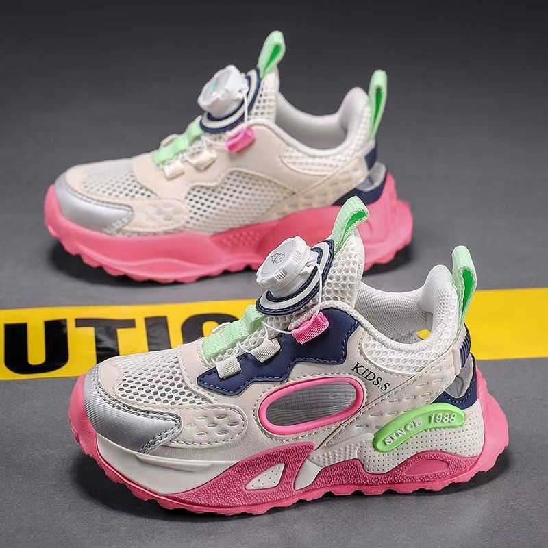 Sandalias para niñas 2025 nuevos zapatos casuales para niños de verano zapatos de malla de aire huecos para niños zapatos deportivos para niños de mediana edad
