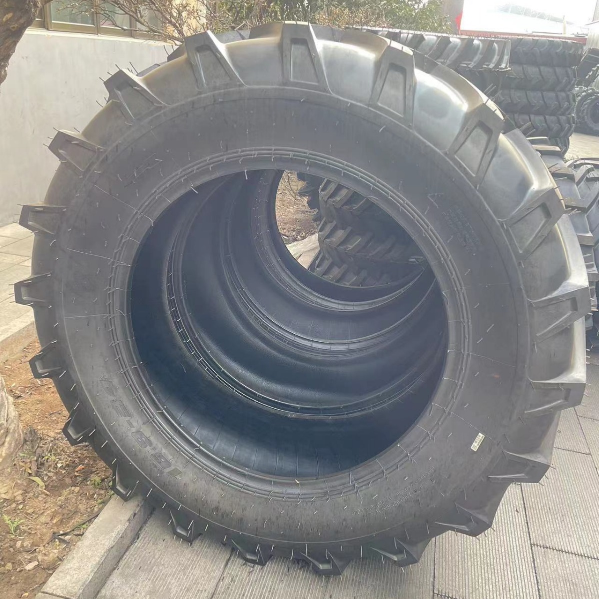 16.9-34拖拉机人字轮胎拖拉机轮胎批发