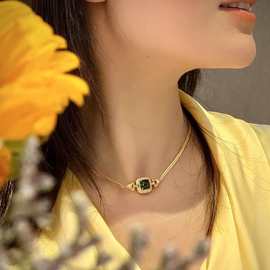 2.41克拉培育祖母绿糖塔项链镀18k黄金蛇骨链中古锁骨链小众百搭