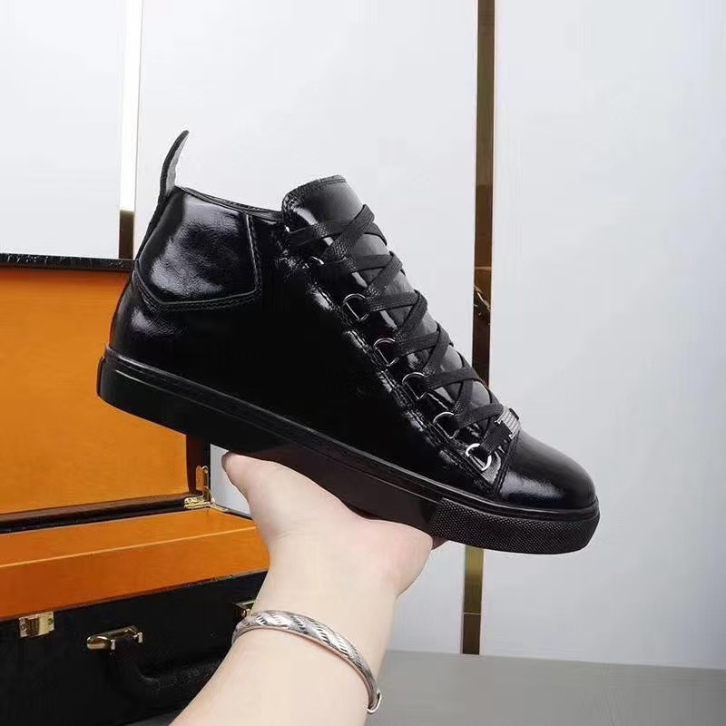 In stock: European classic Paris INS men's black high-top pleated leather oiled waxed Dexun genuine leather sports sneakers In stock: European classic Paris INS men's black high-top pleated leather oiled waxed Dexun genuine leather sports sneakers