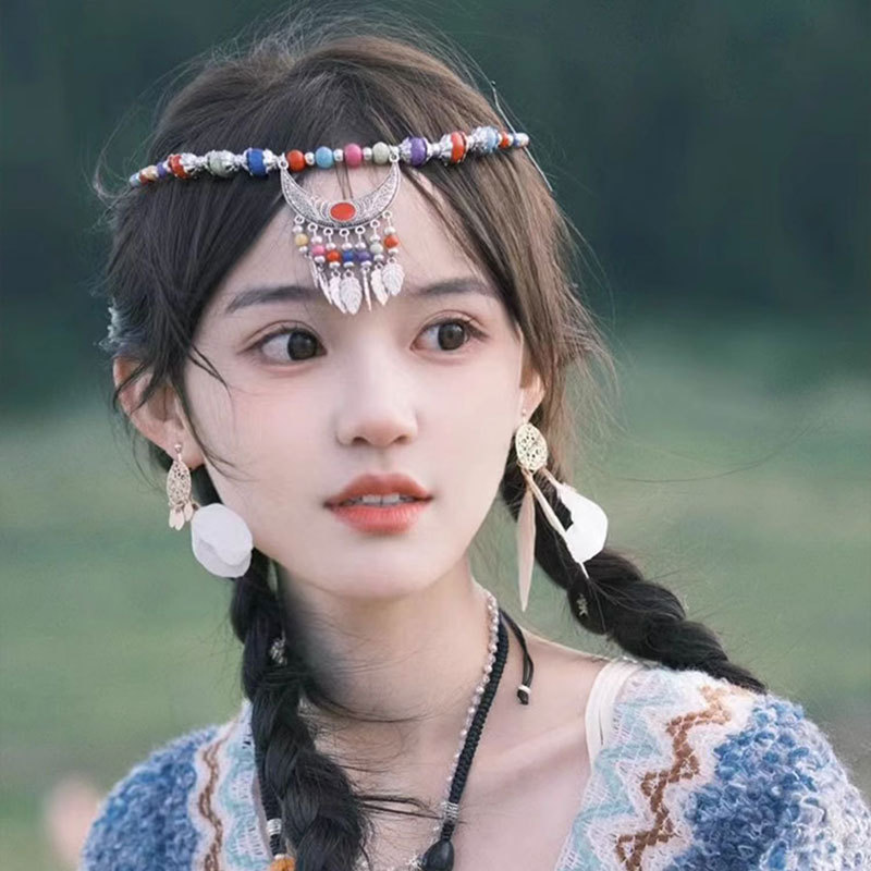 Retro Ethnic Style Crescent Leaf Tassel Headwear Alien Xizang Headdress Eyebrow Pendant Forehead Chain Travel Accessories Women