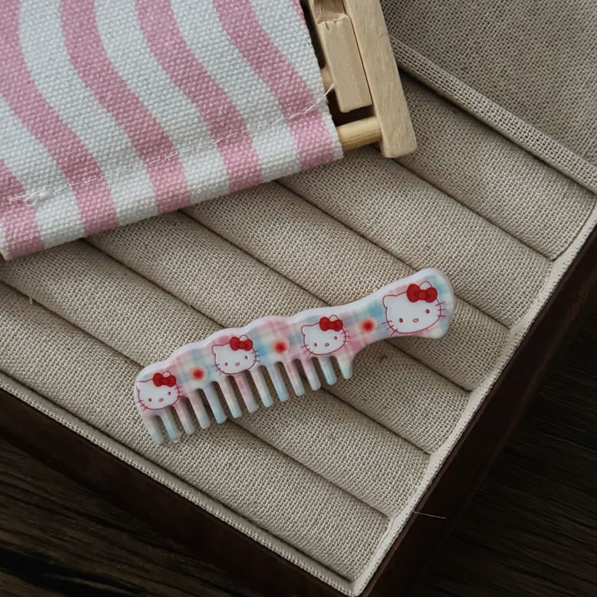 Un patrón de clip de pelo al por mayor nuevo mercado nocturno joyería de tarjeta de pelo al por mayor barraca de venta caliente clip de boca de pato joyería image 259