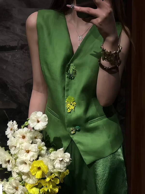 2026 Summer New Designer Ultra-Heavy-Duty Handmade Beaded Waist-Cinching Linen Vest Sleeveless Top 141