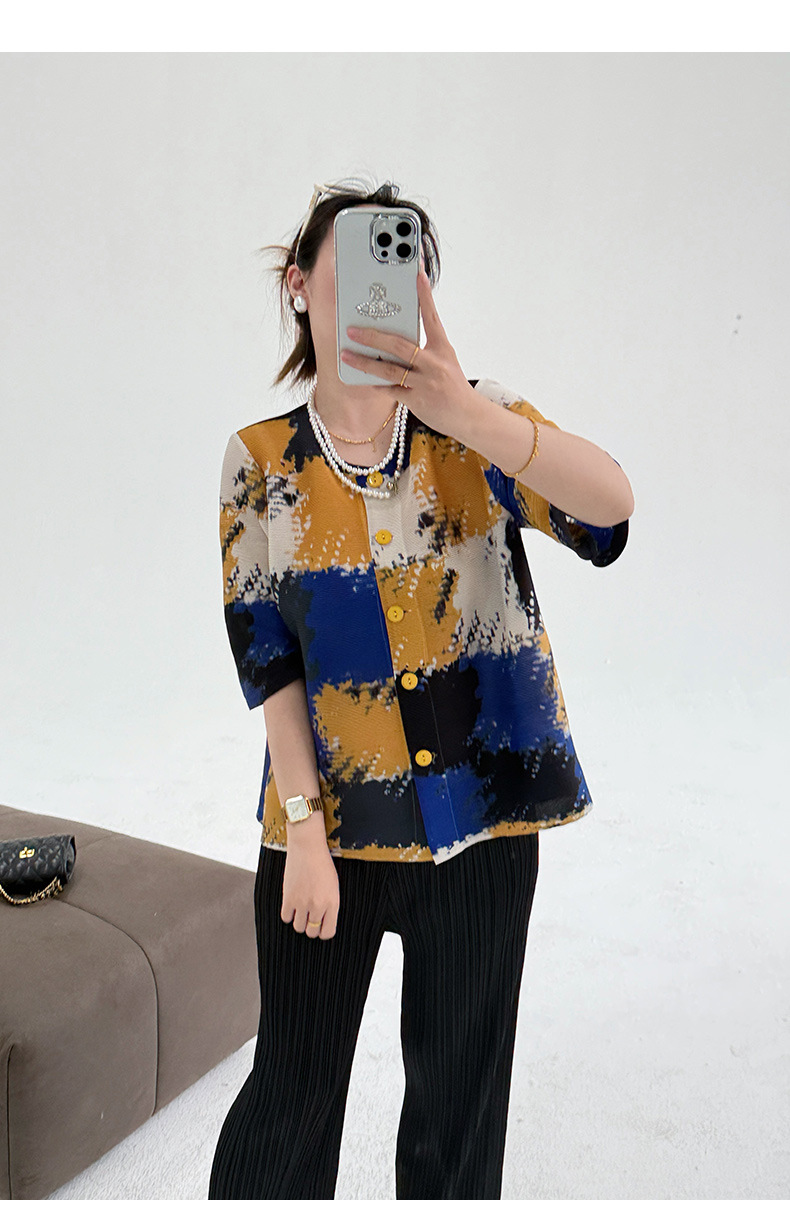 Áo khoác cardigan nữ họa tiết kẻ caro cổ tròn dáng rộng — hoa hồng đỏ chi tiết 1
