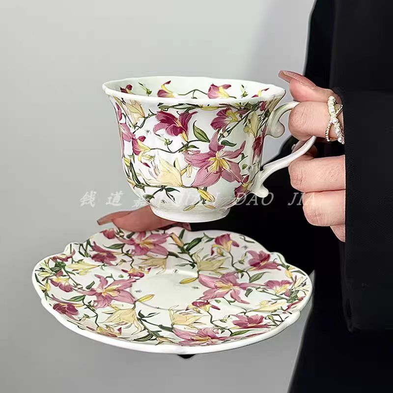 高颜值复古法式陶瓷杯百合花油画般咖啡杯碟套装下午茶拿铁马克杯|undefined