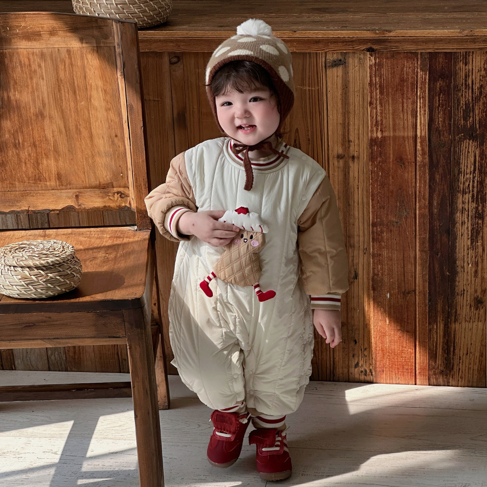 2024 nuevo invierno bebé coreano de dibujos animados lindo maní grueso cálido y cómodo abrigo de algodón de una pieza para bebé suave