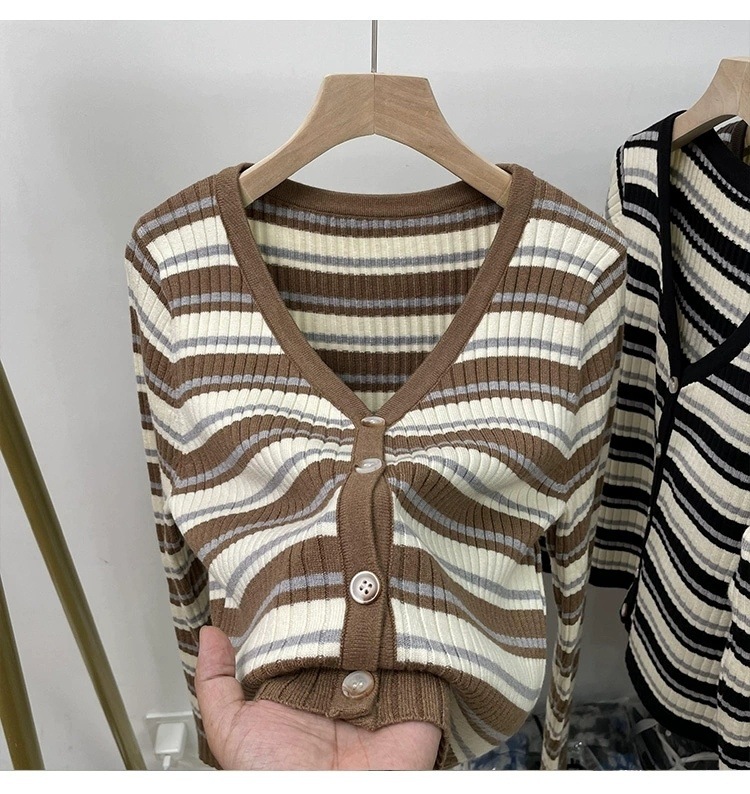 K Soft And Thin Short-sleeved V-neck Striped Sweater For Women; Can Be Worn As A Cardigan Or As A Base Layer_voghion.com