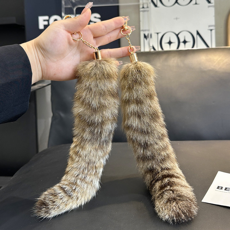 Real Fox Fur Tail Car Keychain Pendant Plush Toy Backpack Decoration Wholesale from Manufacturer Real Fox Fur Tail Car Keychain Pendant Plush Toy Backpack Decoration Wholesale from Manufacturer