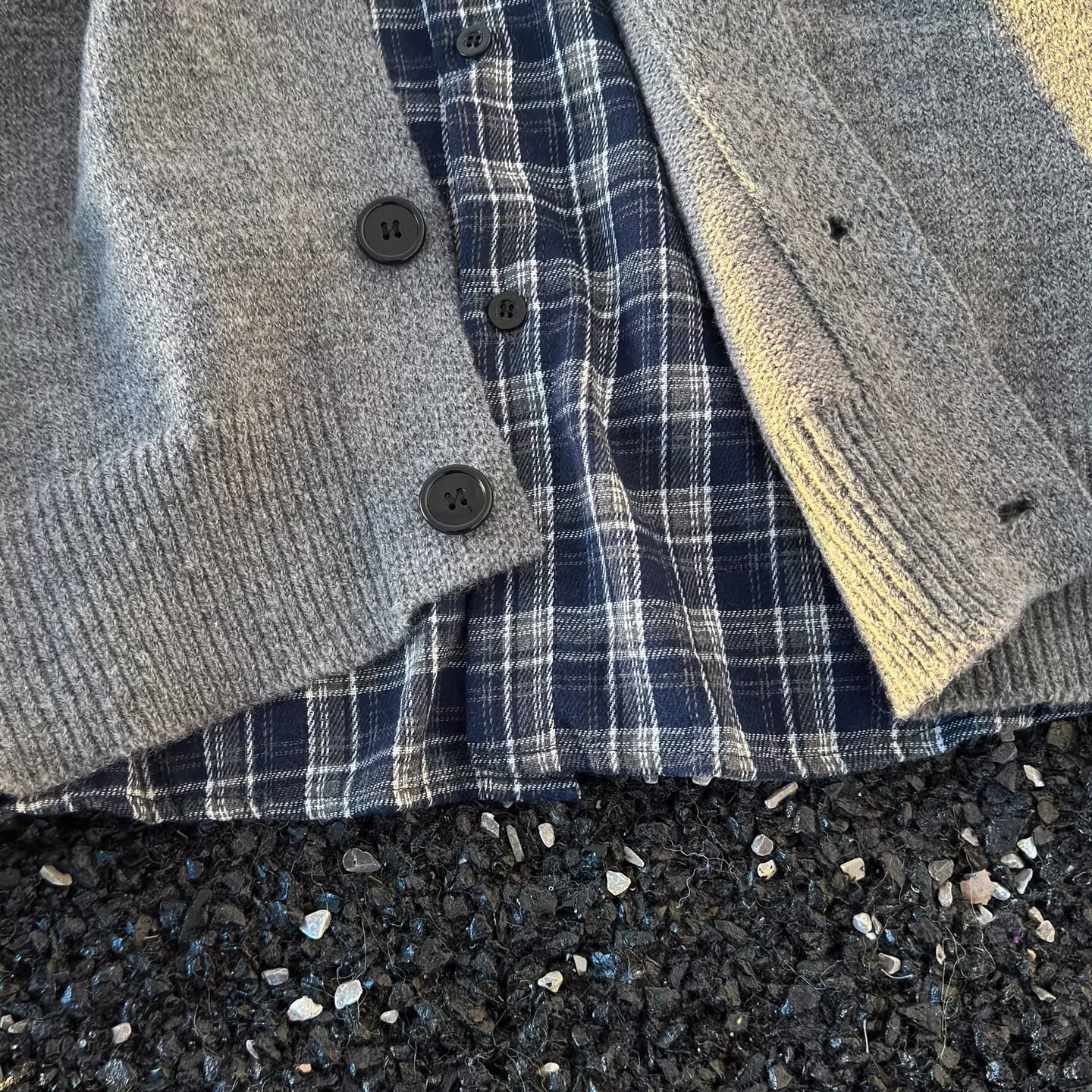 Maglione con scollo rotondo e spalle scese in stile coreano – Cardigan oversize in maglia scozzese per donna e uomo (unisex, poliestere traspirante, grigio/caffè, M-3XL)_voghion.com