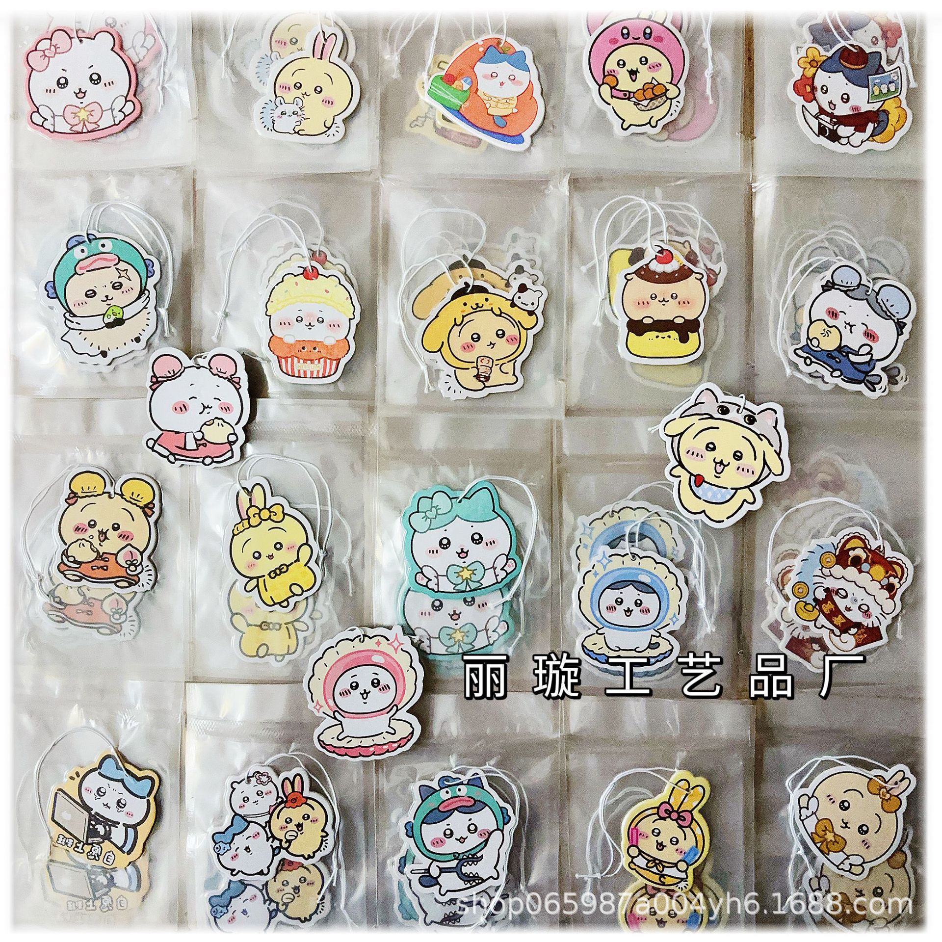 Jiikawa 시리즈는 무작위로 발송됩니다