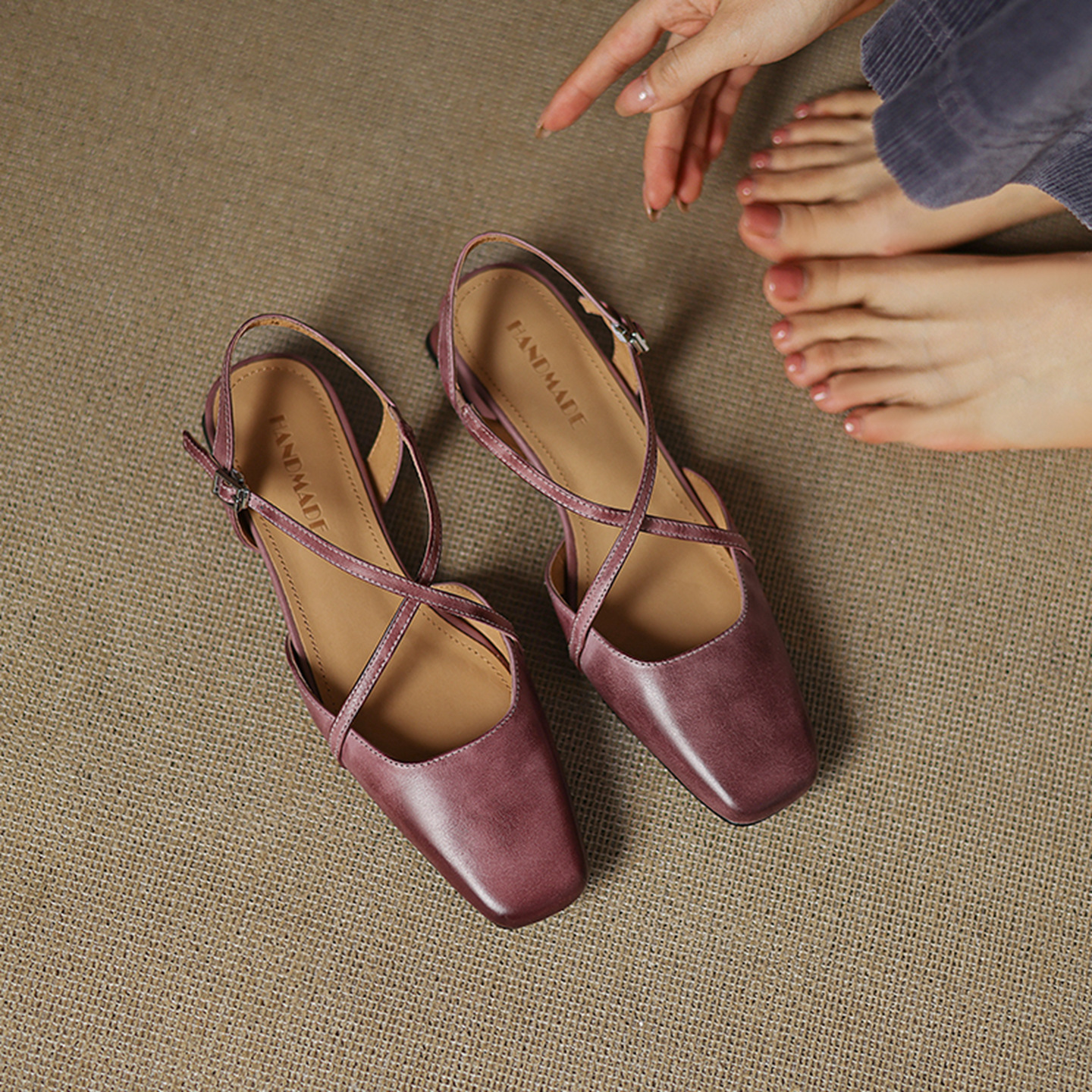 Sandal nữ mũi kín quai chéo buộc dây gót thấp phong cách Hàn Quốc — màu tím