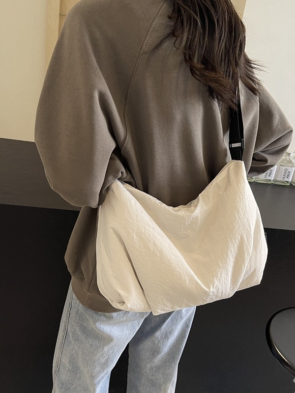 Summer universal shoulder bag for leisure for men and women
