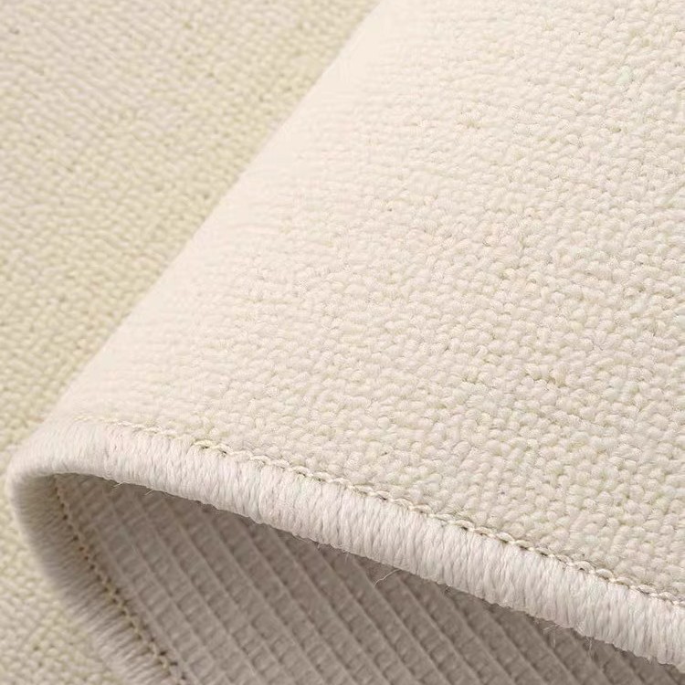 작은 원형 황백색